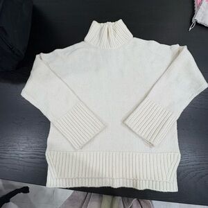 Abercrombie and fitch cream turtleneck sweater